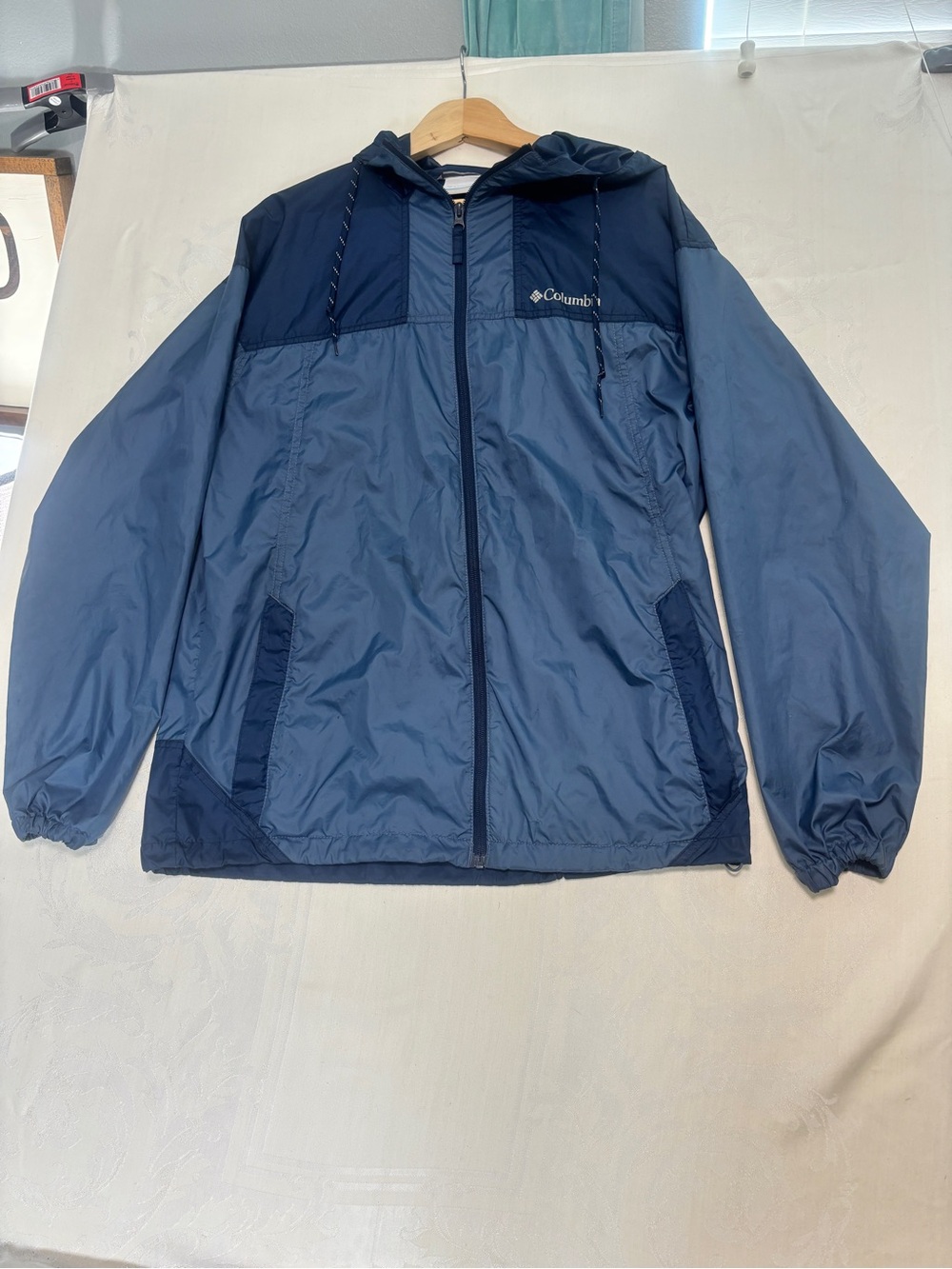 Columbia Men's Two-Tone Navy Hooded Rain Shell